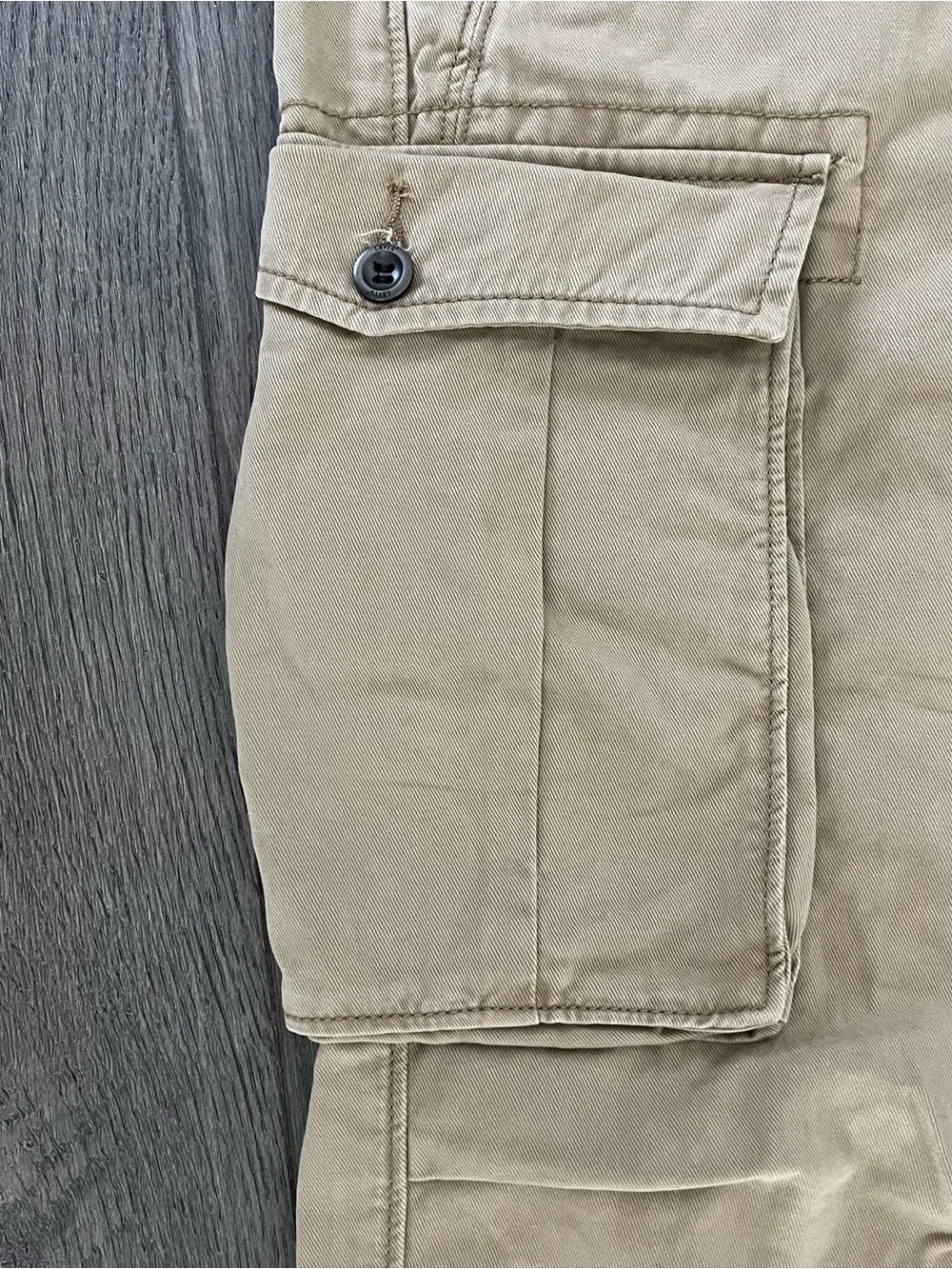 LEVI’S NWT Men’s Cargo 1 Pants Neutral Relaxed Fit 33 x 32 NEW